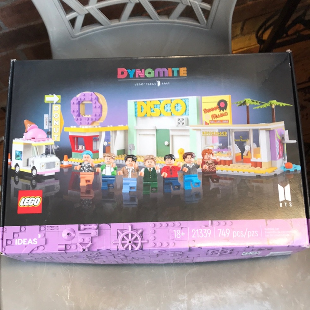 NWT LEGO X BTS Dynamite IDEAS